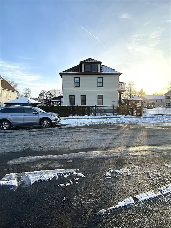 521 Liberty St, Springfield, MA 01104 - #2