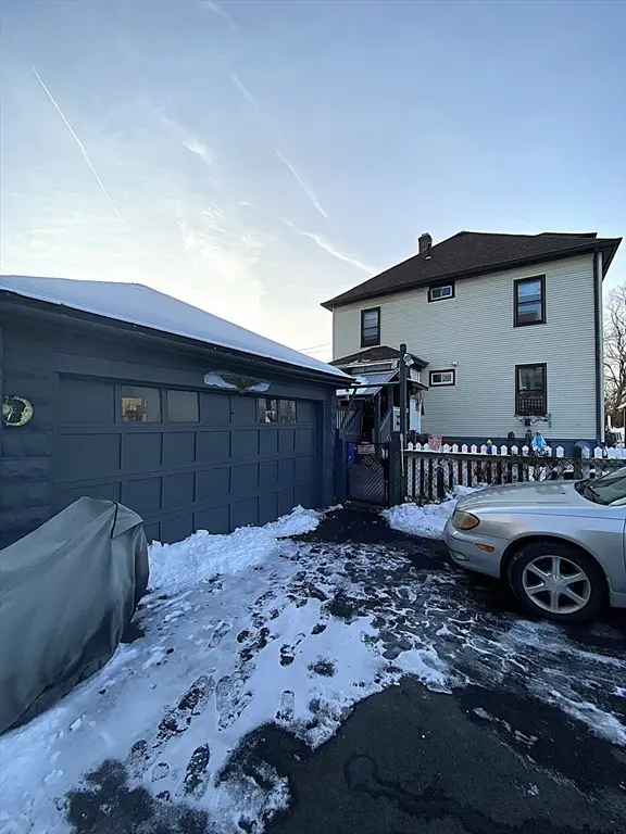 521 Liberty St, Springfield, MA 01104 - #3