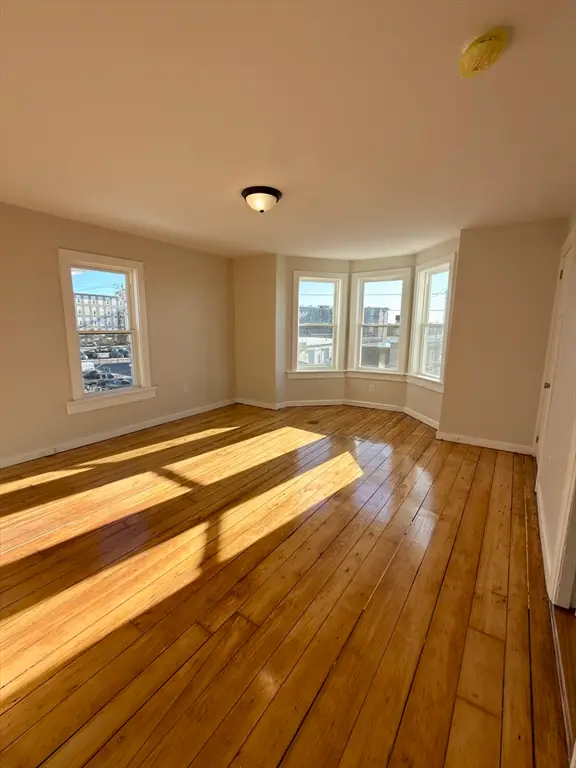 18 Alden St, Fall River, MA 02723 - Image #3