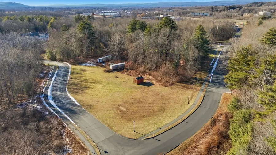 30 Greenleaves Dr, Amherst, MA 01002 - Image #3