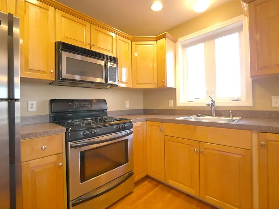 33 Grantley St #B, Boston, MA 02136 - Image #3