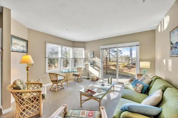 10 Oak Glen Village #10, Yarmouth, MA 02675