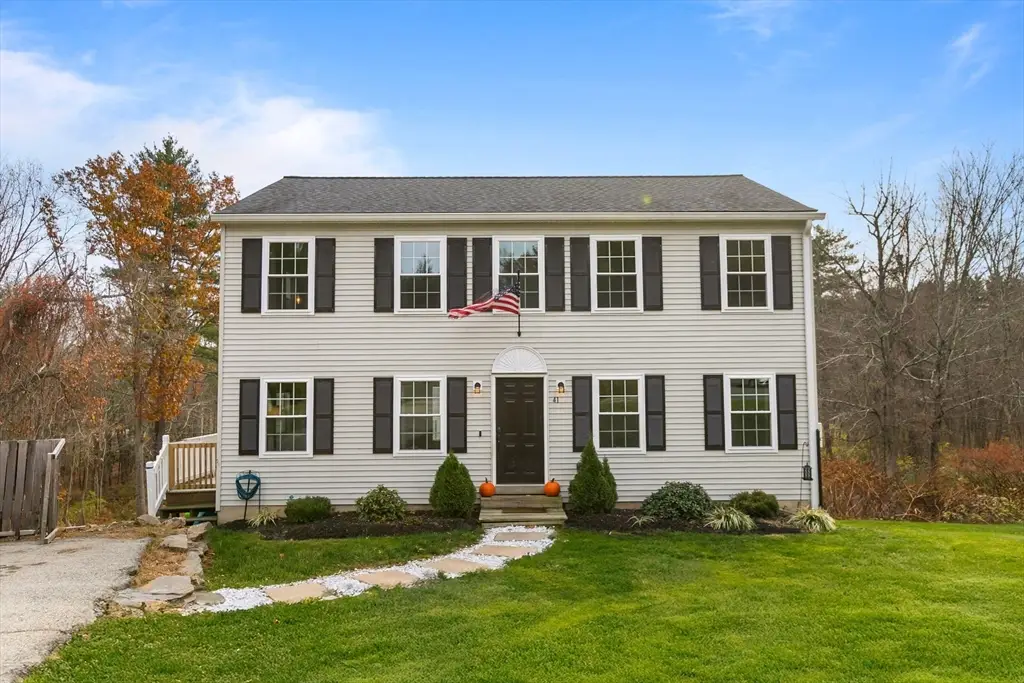 41 Willow Ln, Southbridge, MA 01550 - Image #1