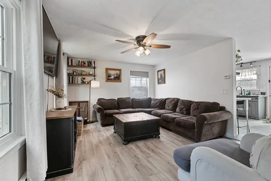 41 Willow Ln, Southbridge, MA 01550 - Image #3