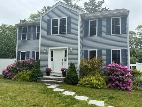 7 Park Ave, Plymouth, MA 02360