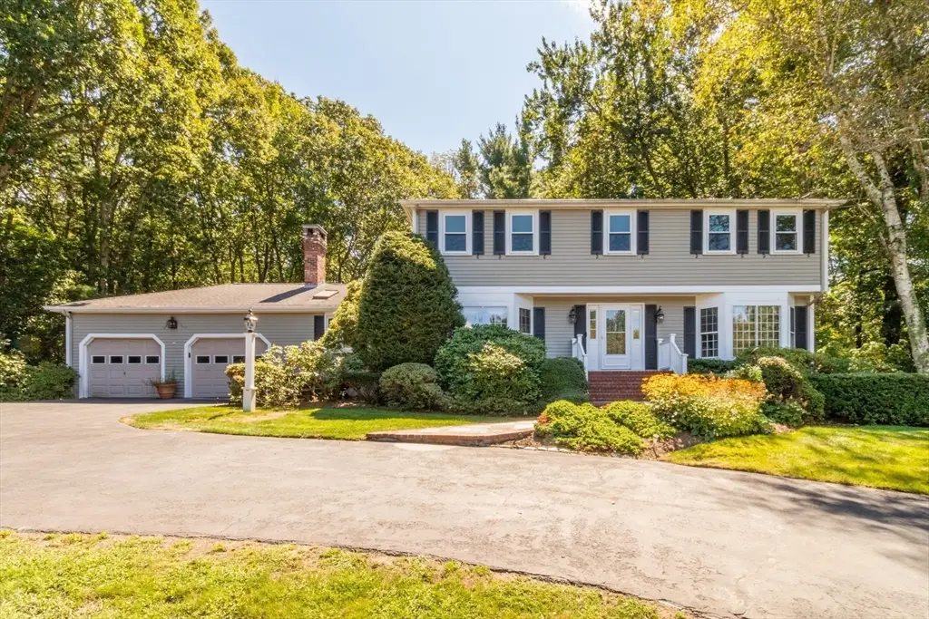 14 Onondaga Ln, Medfield, MA 02052 - Image #1