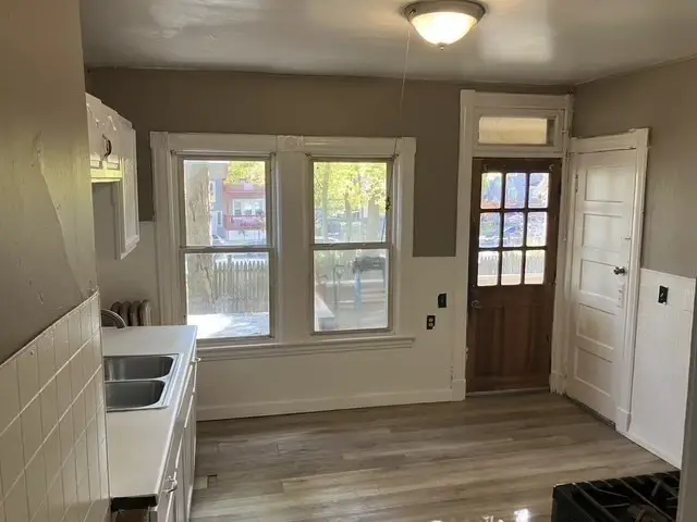 61-63 Dexter St, Springfield, MA 01105 - Image #3