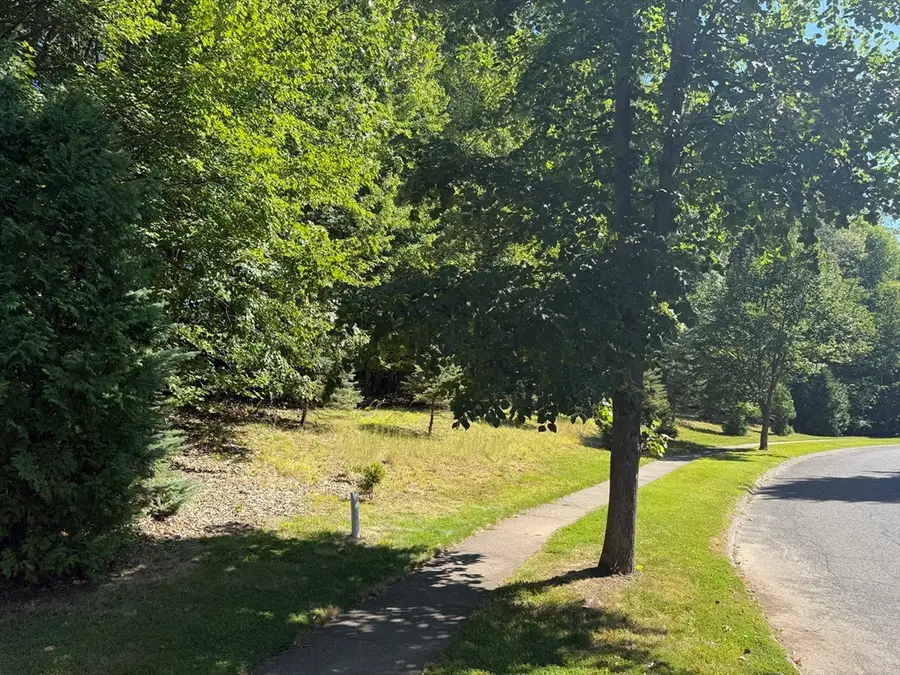 25 Pembroke Ter, East Longmeadow, MA 01028 - Image #3