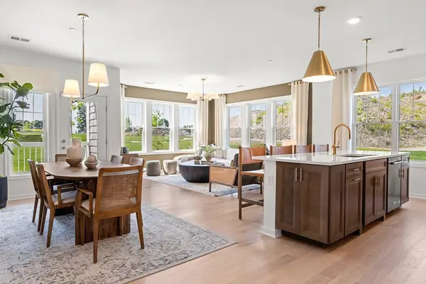 320 Martins Landing #401, North Reading, MA 01864