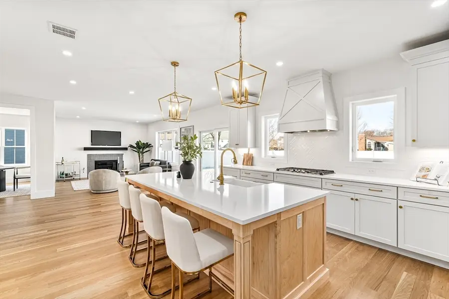 8 Callahan Drive, Woburn, MA 01801 - Image #2