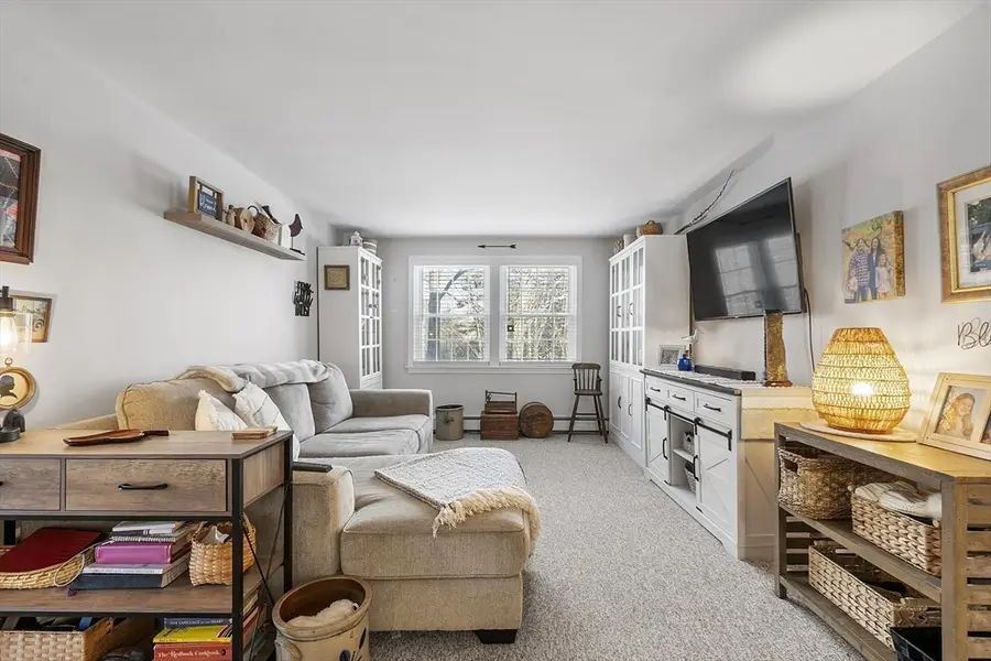 105 Ridgewood Ln #7, Gardner, MA 01440 - Image #2