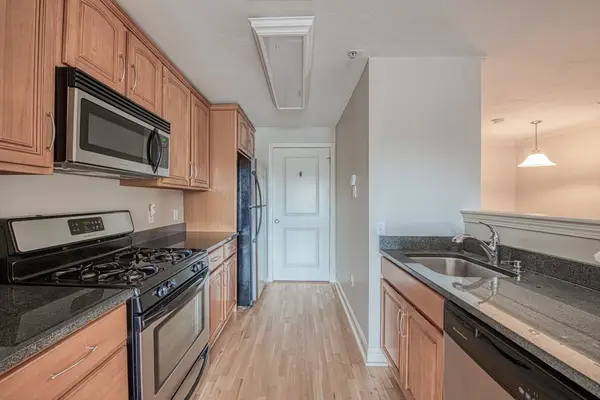 555 Page St #105, Stoughton, MA 02072