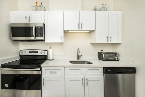 1091 Boylston St #21, Boston, MA 02215