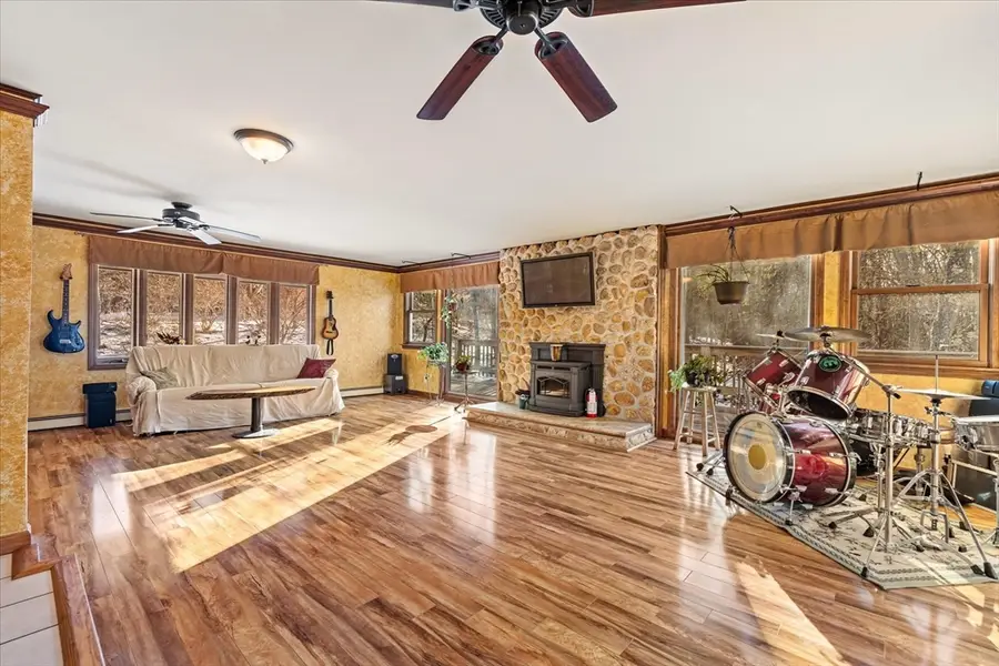 100 Asnebumskit Rd, Paxton, MA 01612 - Image #2