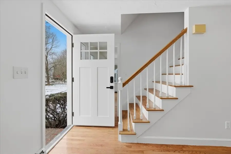 430 Brook Bend Rd, Hanson, MA 02341 - Image #2