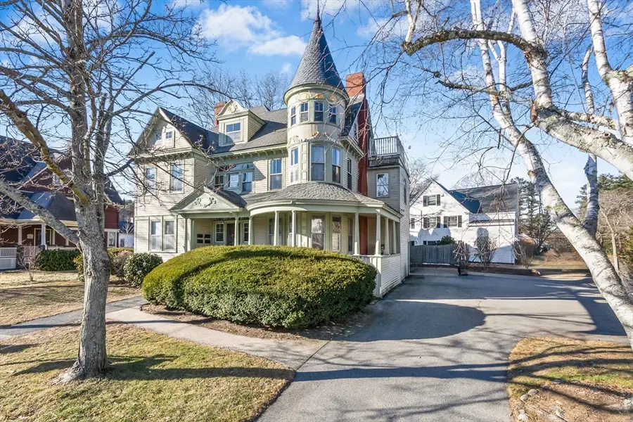 1 Hillside Ave #3, Amesbury, MA 01913 - Image #2