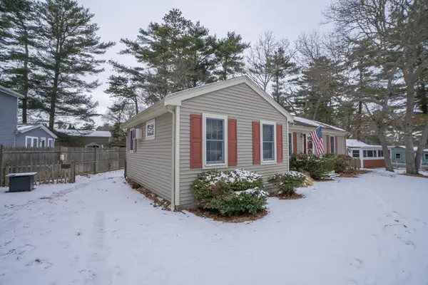 10 Pine Lake Drive, Wareham, MA 02571
