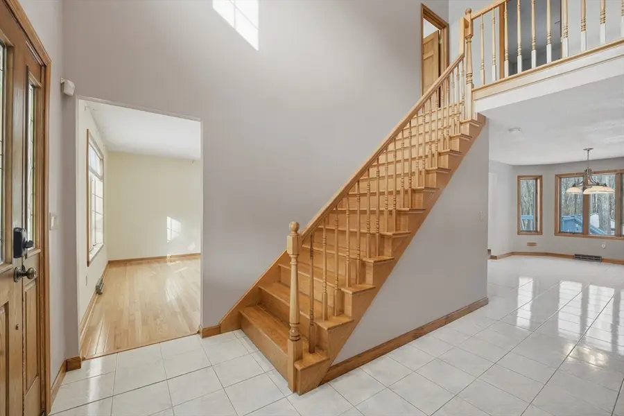 37 Wyndermere Pl, Ludlow, MA 01056 - Image #2