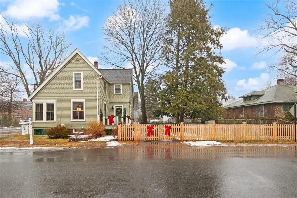 142 Railroad Ave, Hamilton, MA 01982 - Image #1