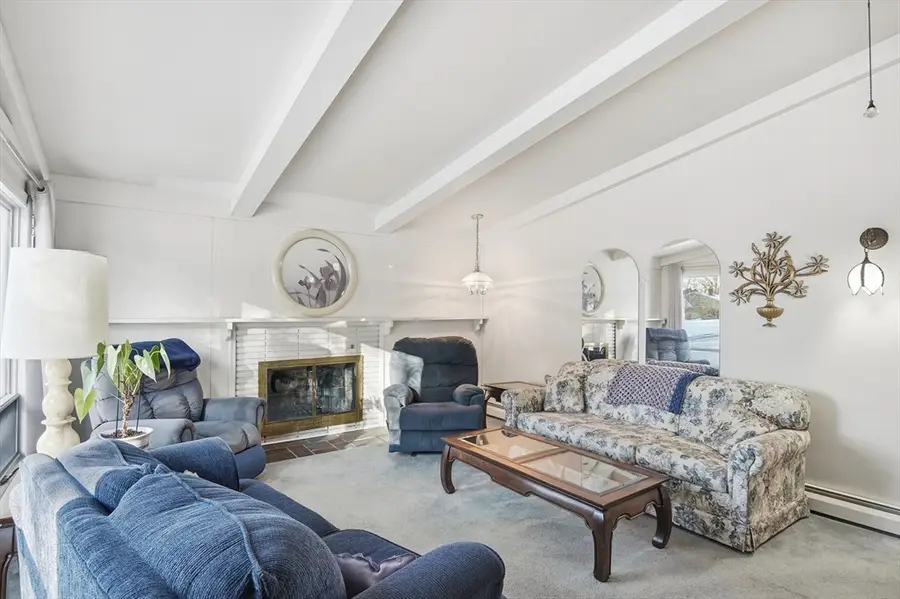 27 Thurston Pl, Fitchburg, MA 01420 - Image #3