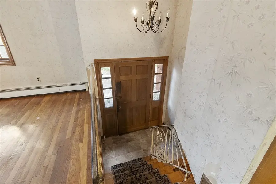 48 Meadowbrook Rd, Bedford, MA 01730 - Image #2