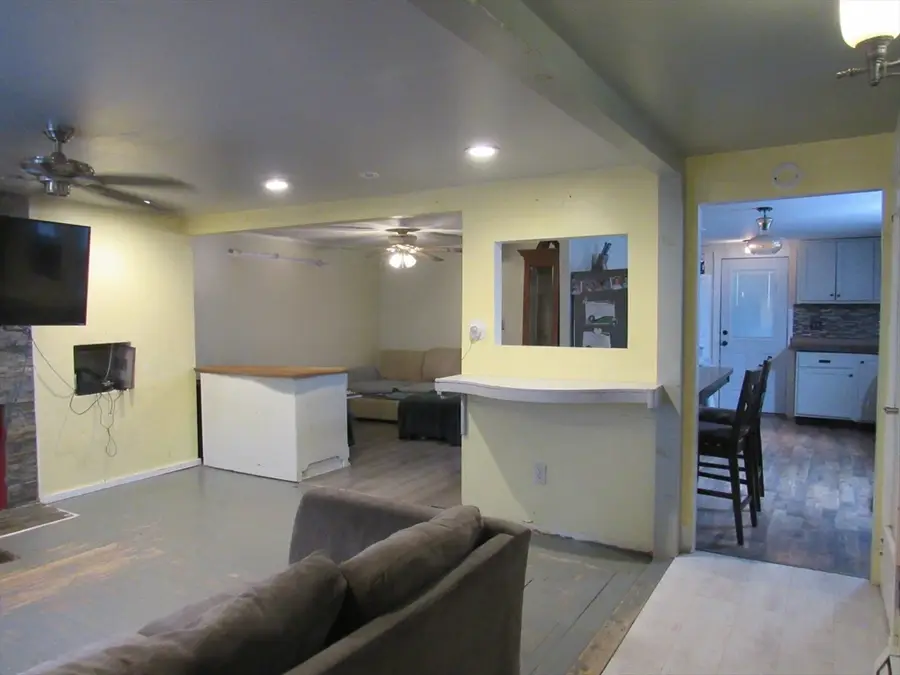 4 Linden Ct, New Bedford, MA 02740 - Image #2