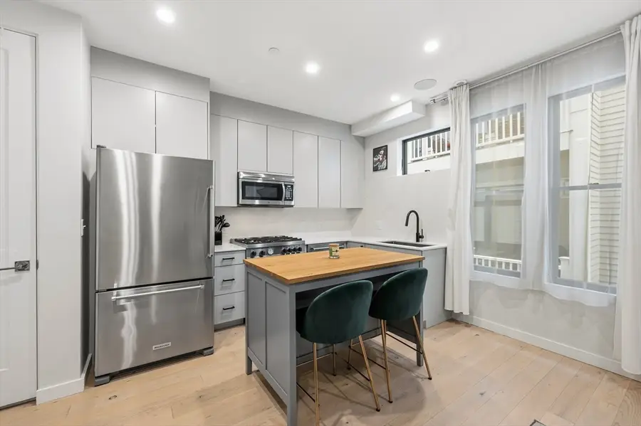 340 W 2nd St #5A, Boston, MA 02127 - Image #2