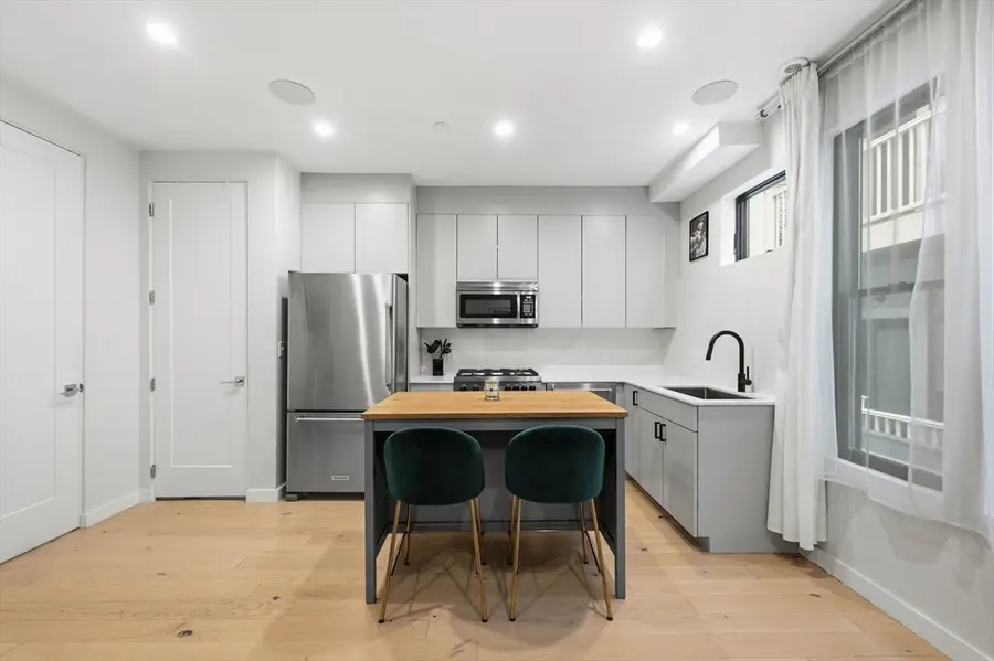 340 W 2nd St #5A, Boston, MA 02127 - Image #3