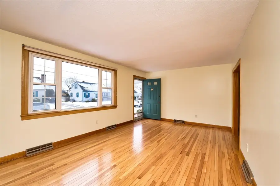 303 Cummington St, New Bedford, MA 02745 - Image #3