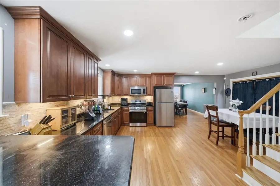 46 Lilac Ave, Somerset, MA 02726 - Image #3