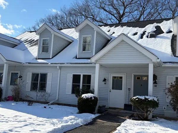 88 Pines Edge Dr #88, Northampton, MA 01060