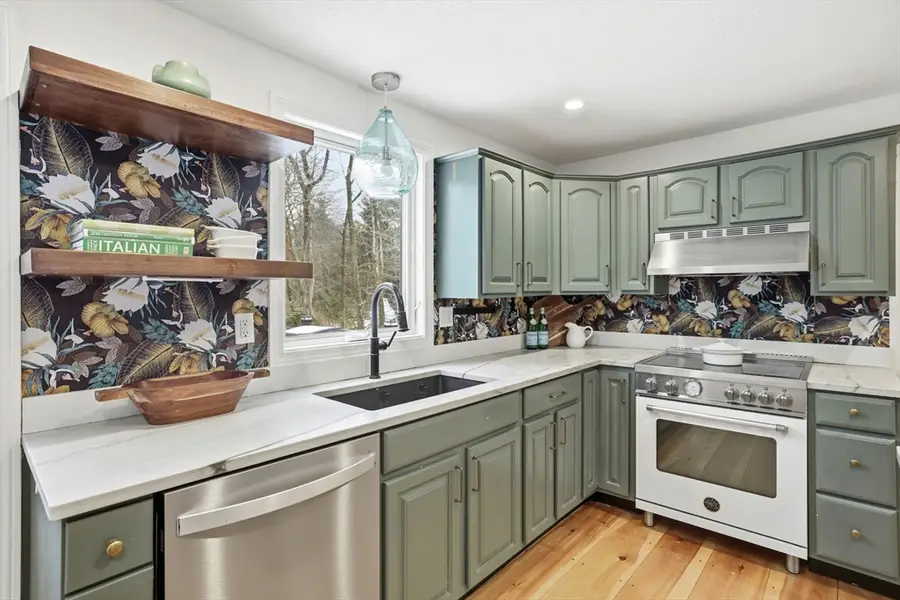 34 Flintlock Ridge Rd, Cohasset, MA 02025 - Image #3