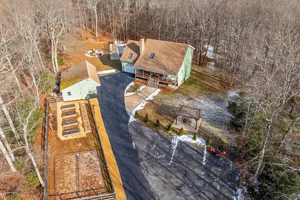 8 Longview Ave., Webster, MA 01570