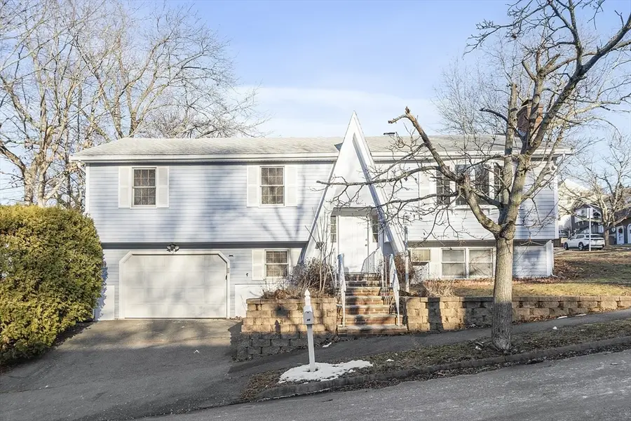 27 Donnelly Dr, Lynn, MA 01904 - Image #2