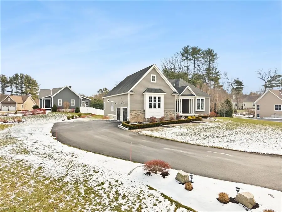 34 Palmer River Rd, Swansea, MA 02777 - Image #2
