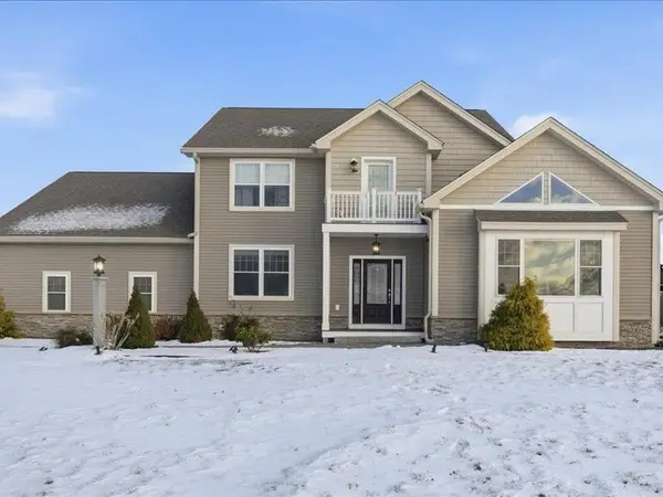 02 Aspen Dr, Pelham, NH 03076