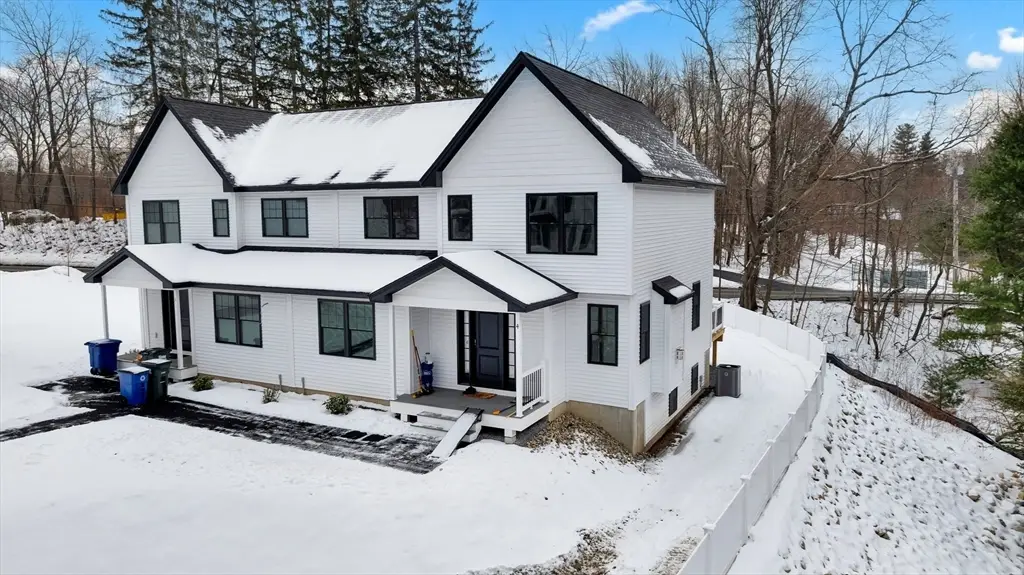 711 Massachusetts Ave #4, Lunenburg, MA 01462 - Image #1