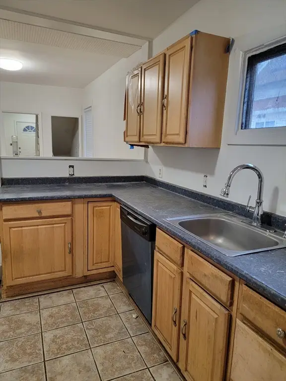 47 Birch St, Worcester, MA 01603 - Image #3