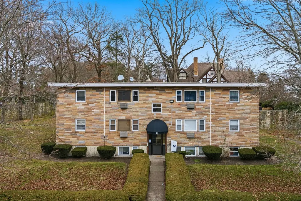 11 Auna Dr #6, Brockton, MA 02301 - Image #1