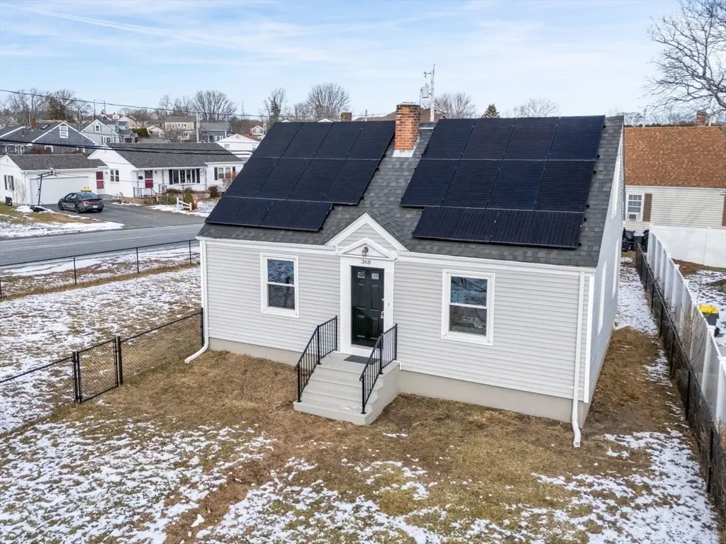 368 Read St, Somerset, MA 02726 - Image #1