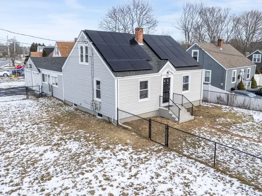 368 Read St, Somerset, MA 02726 - Image #2