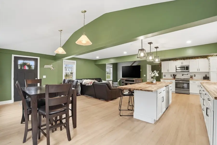 98 Cliffe Ave, Swansea, MA 02777 - Image #2