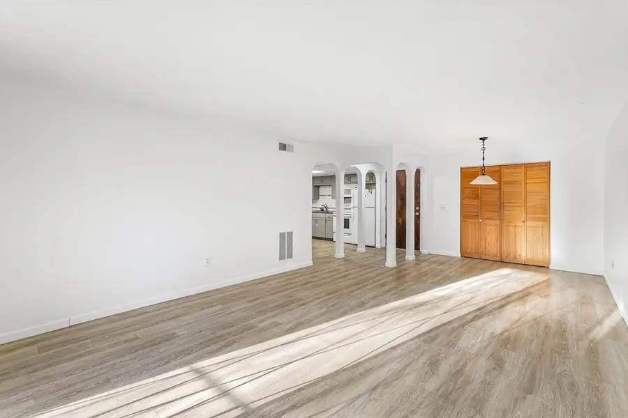 8 Shadowbrook Ln #39, Milford, MA 01757 - Image #2