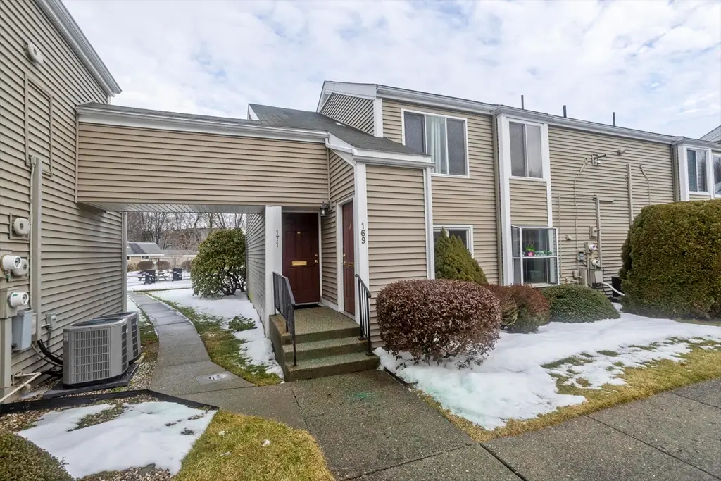 169 Nassau Dr #169, Springfield, MA 01129 - Image #1