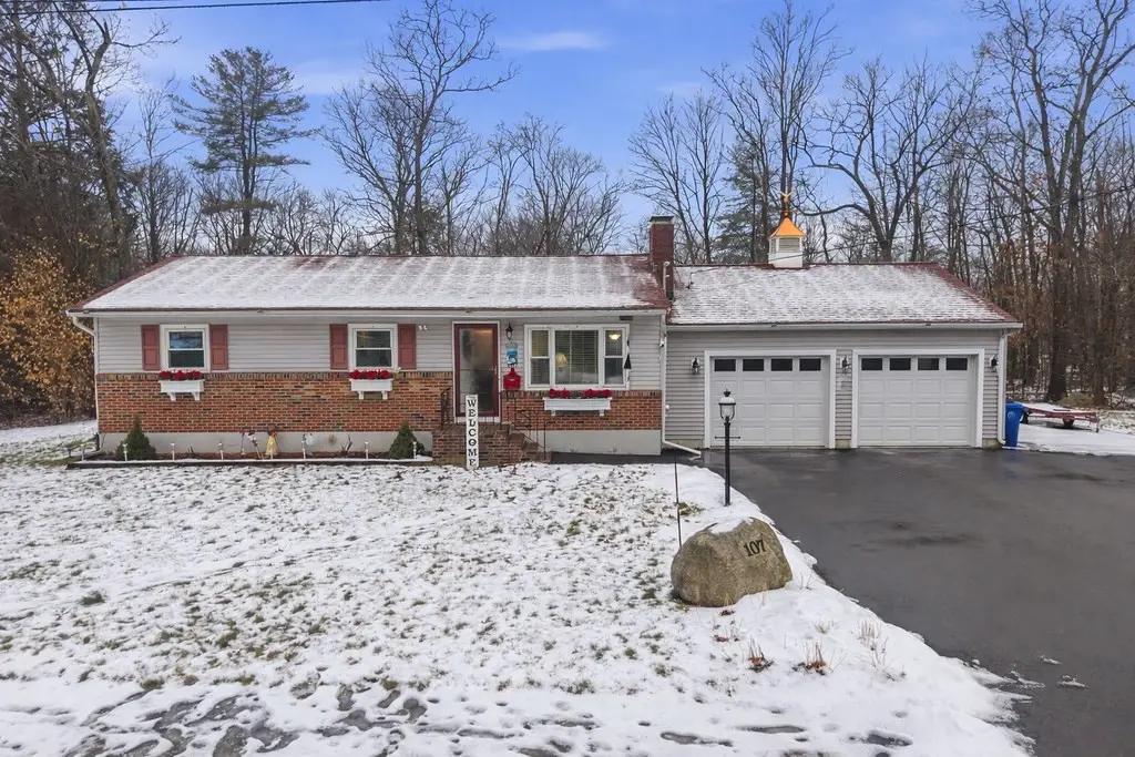 107 Manzella Ct, Rockland, MA 02370 - Image #1