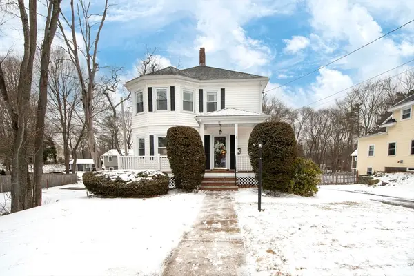 73 Hollis St, Weymouth, MA 02190