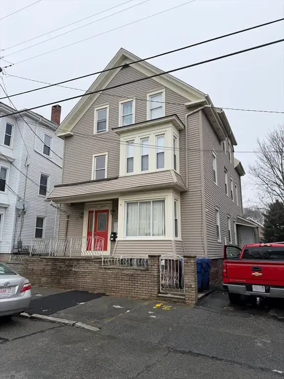 592 Cottage St, New Bedford, MA 02740