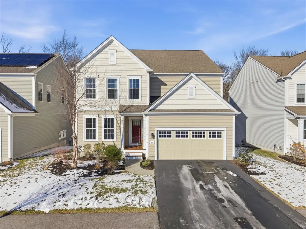 194 Stonehaven Dr, Weymouth, MA 02190 - Image #1