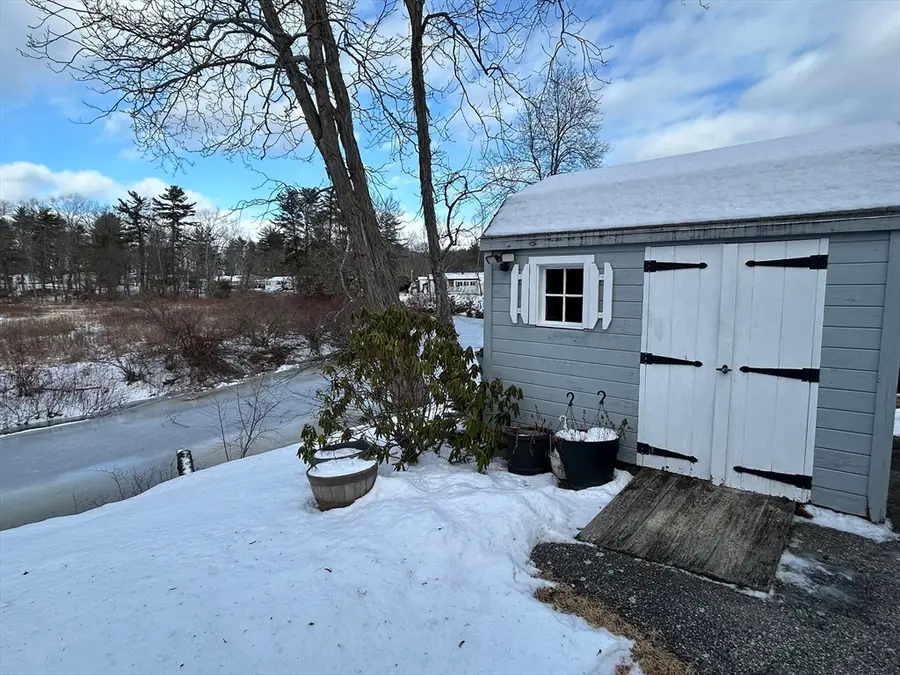 911 Camelot Dr, Exeter, NH 03833 - Image #3