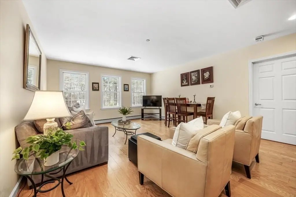 7 Assinippi Ave #205, Norwell, MA 02061 - Image #1